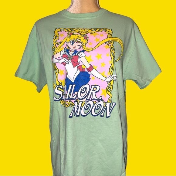Sailor Moon green tee shirt with sailor moon on front! - Picture 2 of 8